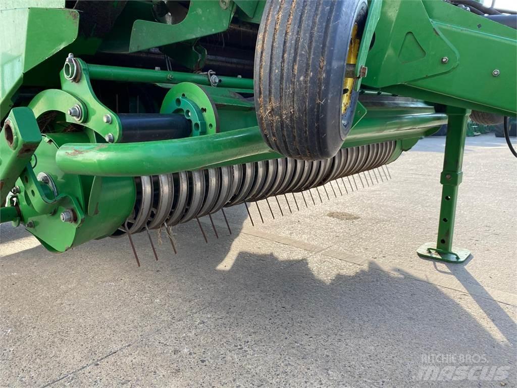 John Deere 960 Pressere til firkantede baller