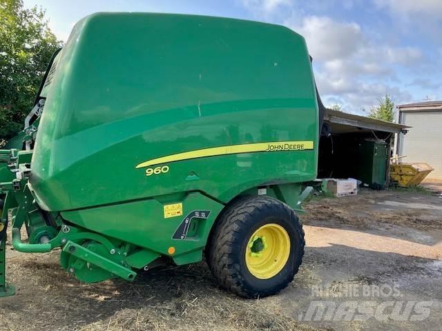 John Deere 960 Pressere til firkantede baller
