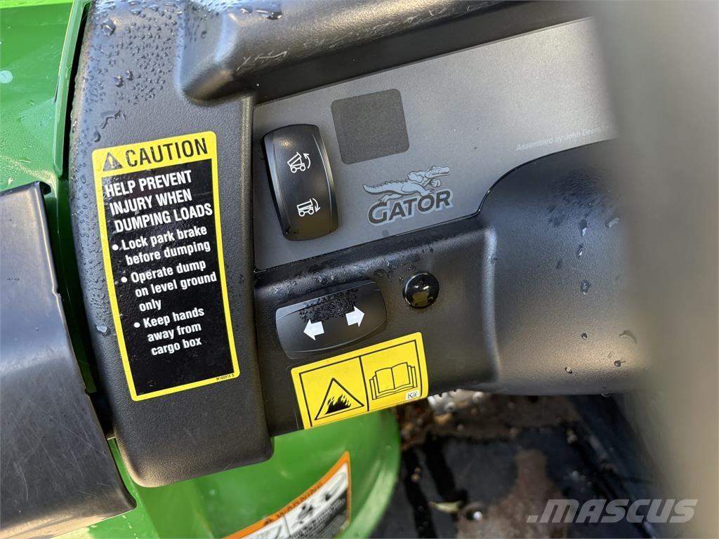 John Deere XUV855M Hjælpemaskiner