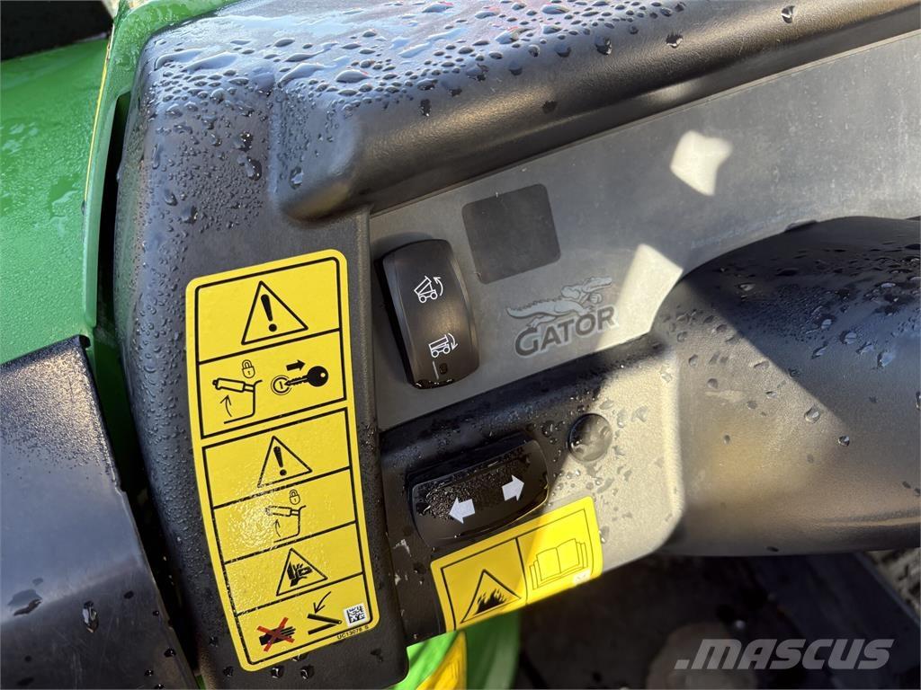 John Deere XUV855M Hjælpemaskiner