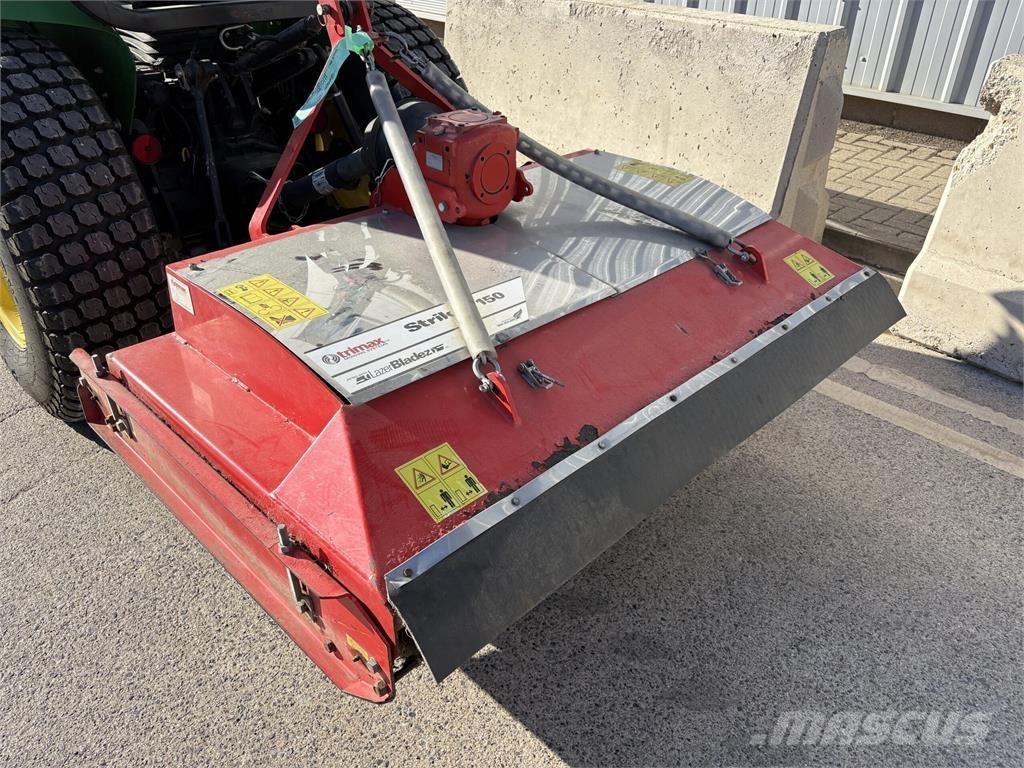 Trimax Striker 150 Monterede og efterspændte slåmaskiner
