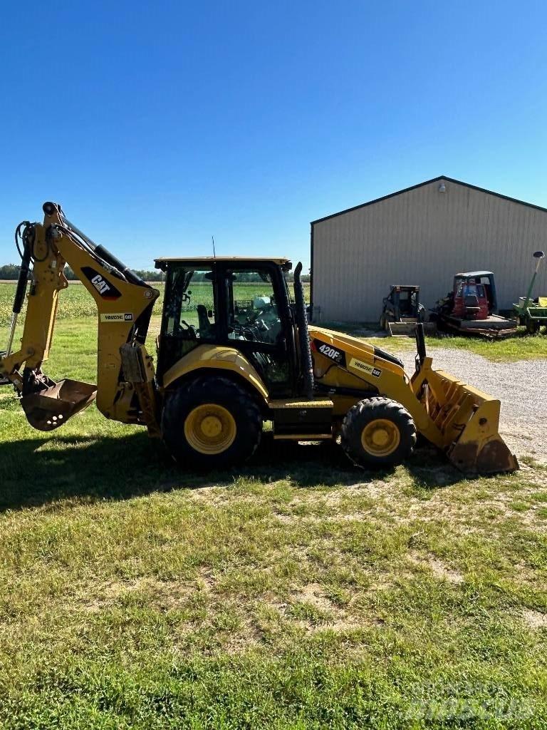 CAT 420 F2 ST Rendegravere