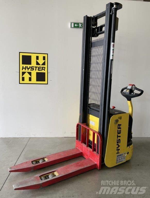 Hyster S1.2 Gaffelstabler med gående fører