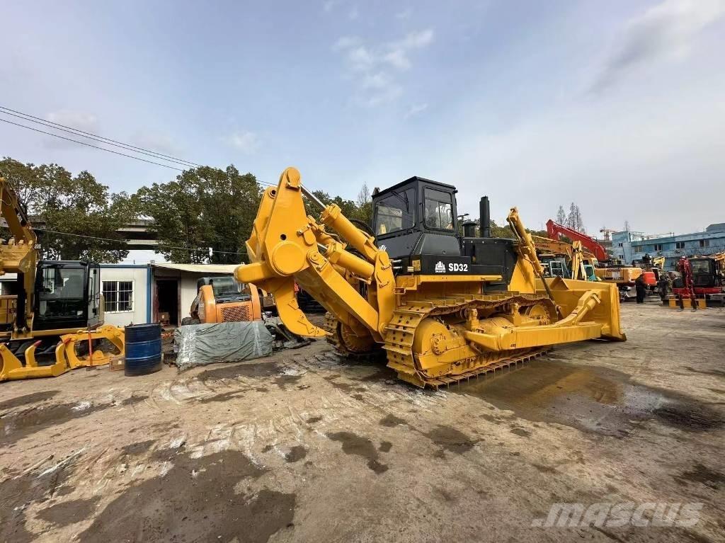 Shantui SD 32 Bulldozer på larvebånd