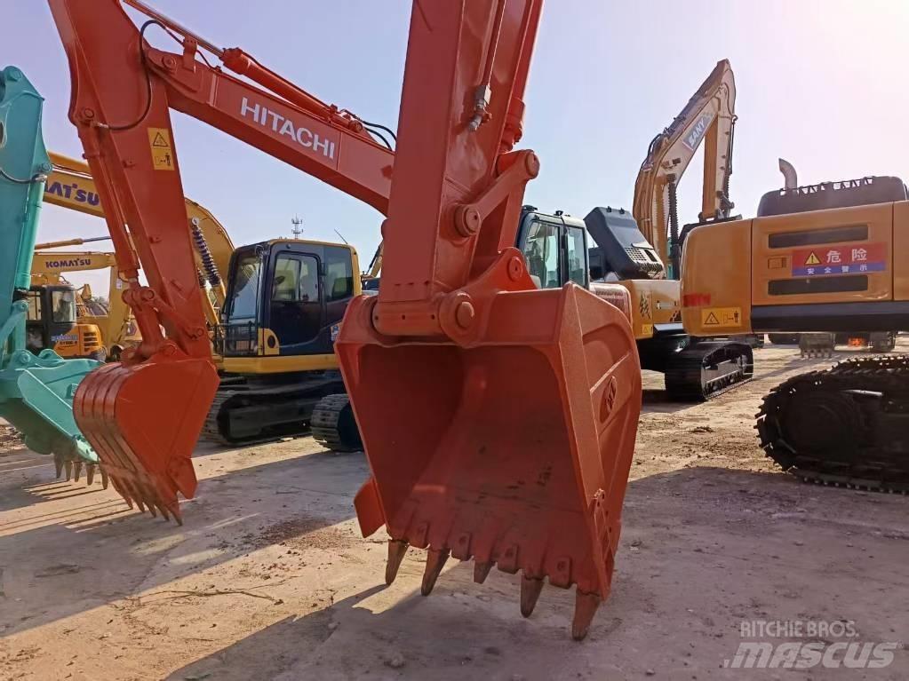 Hitachi ZX 240 Gravemaskiner på larvebånd