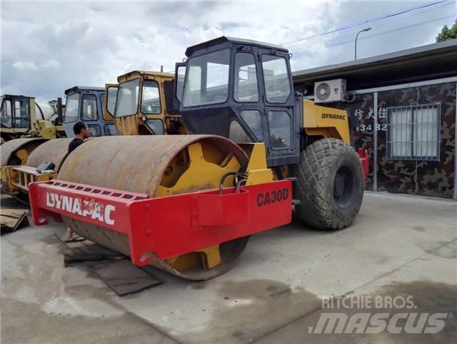 Dynapac CA 30 D Enkelt tromle
