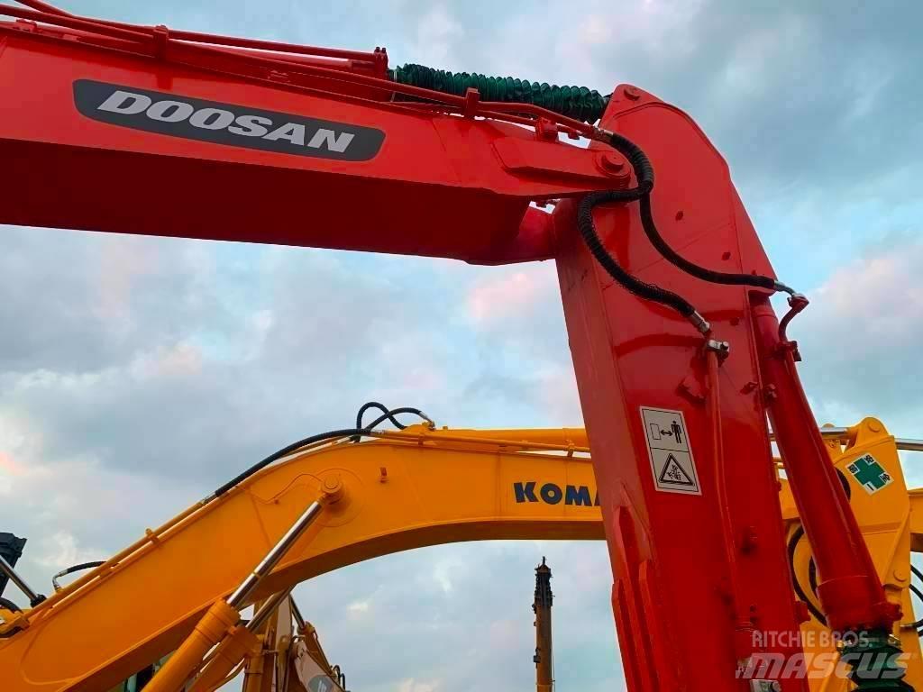 Doosan DX 225 LC Gravemaskiner på larvebånd