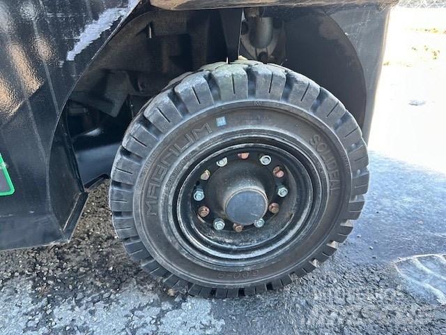 Mitsubishi FD25N3 Diesel gaffeltrucks