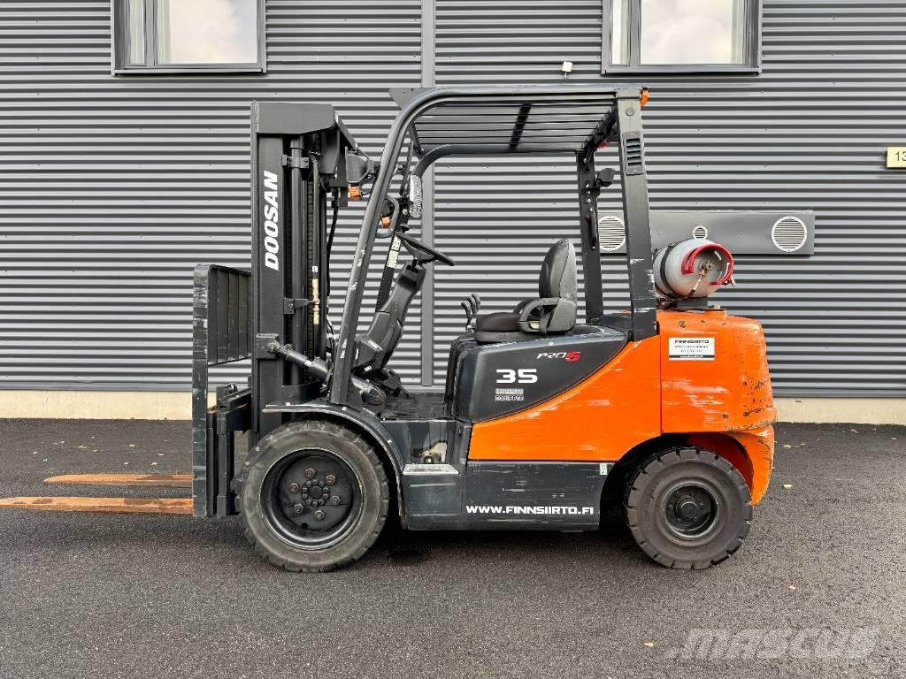 Doosan G 35 C-5 LPG gaffeltrucks