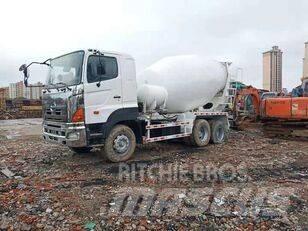 Hino 700 Betonbiler