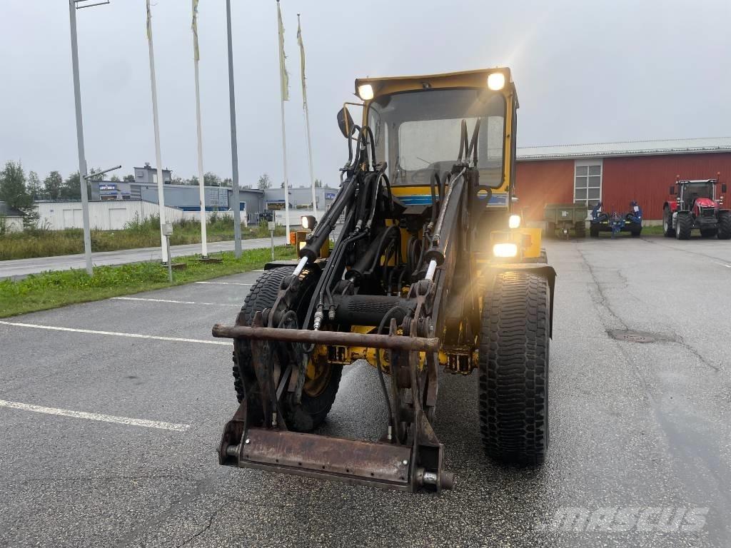 Volvo BM 4200 Læssemaskiner på hjul