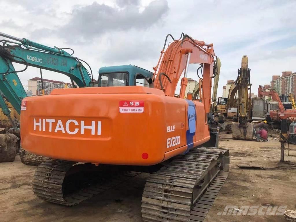 Hitachi EX 200-5 Gravemaskiner på larvebånd