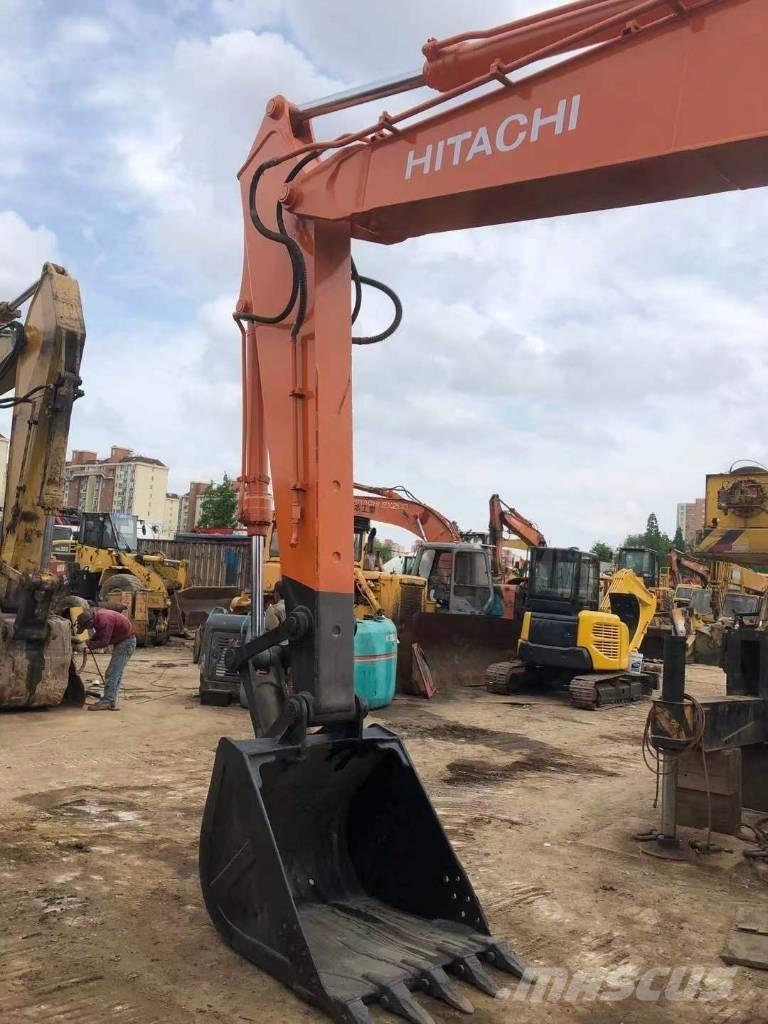 Hitachi EX 200-5 Gravemaskiner på larvebånd