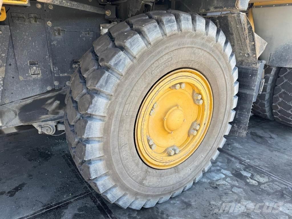 Komatsu HD405-7 Dumpere