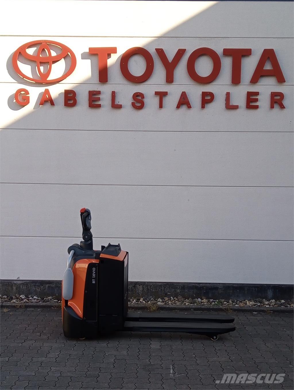 Toyota LPE200 Gaffelstabler med gående fører