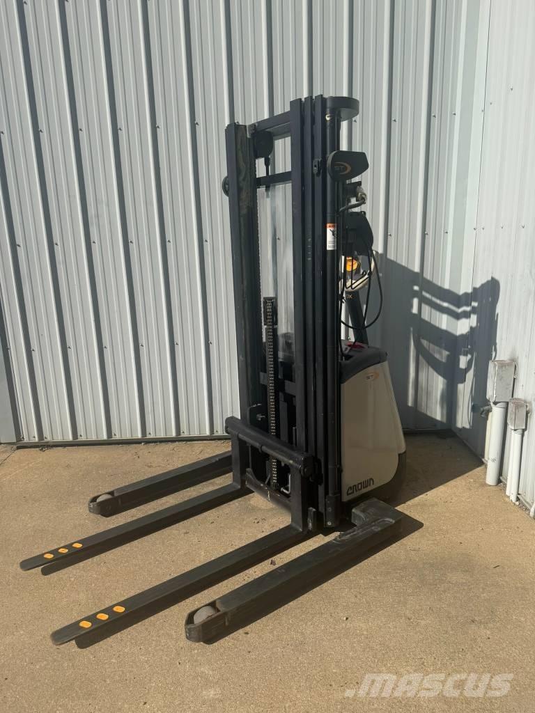 Crown ST3000-25 El gaffeltrucks