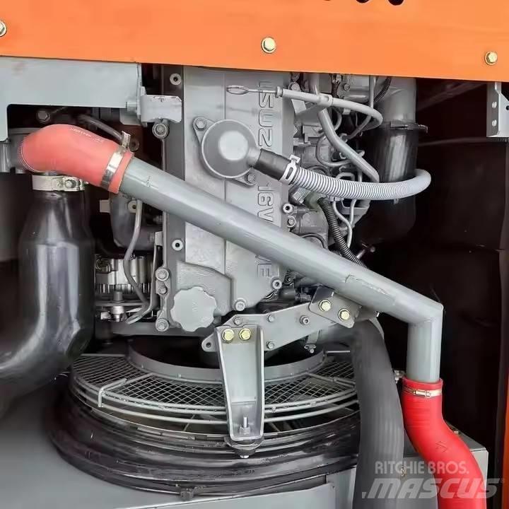Hitachi ZX210 Gravemaskiner på larvebånd