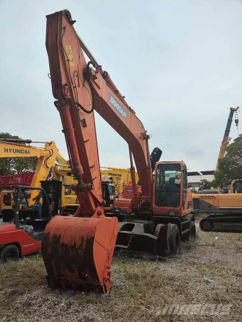 Doosan DH 210 W-7 Gravemaskiner på hjul