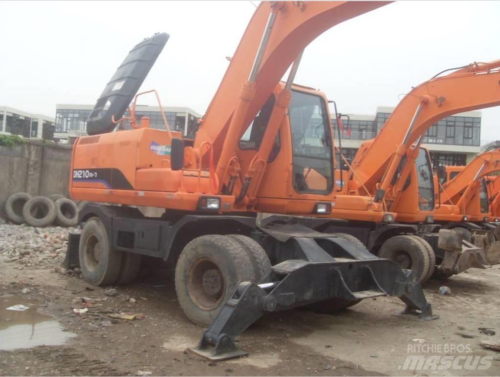 Doosan DH 210 W-7 Gravemaskiner på hjul