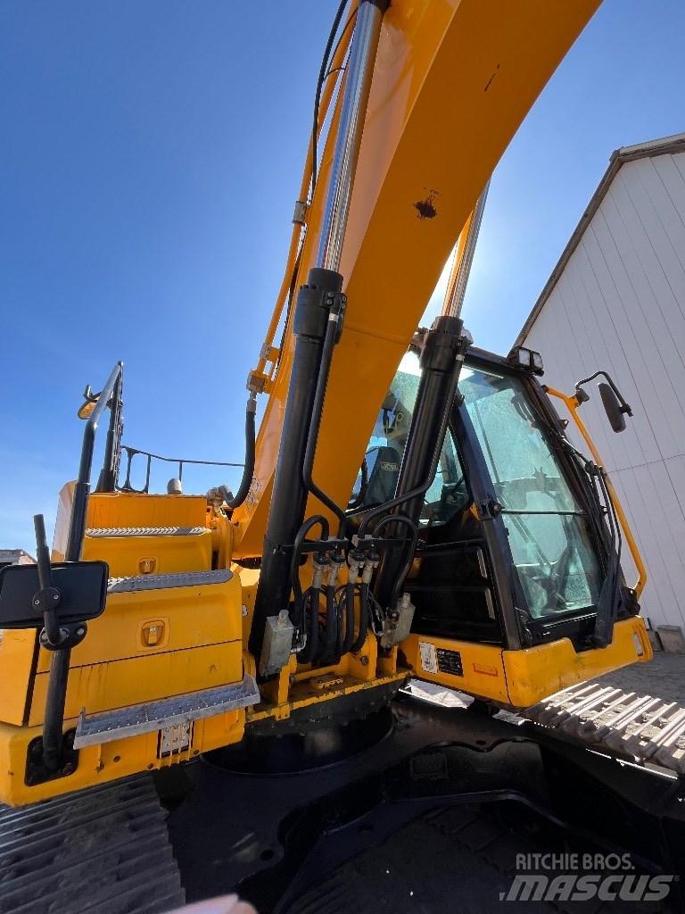 JCB JS 220 LC Gravemaskiner på larvebånd