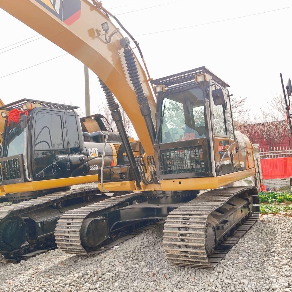 CAT 320D Gravemaskiner på larvebånd