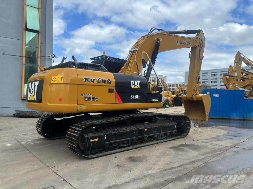 CAT 325 D Gravemaskiner på larvebånd