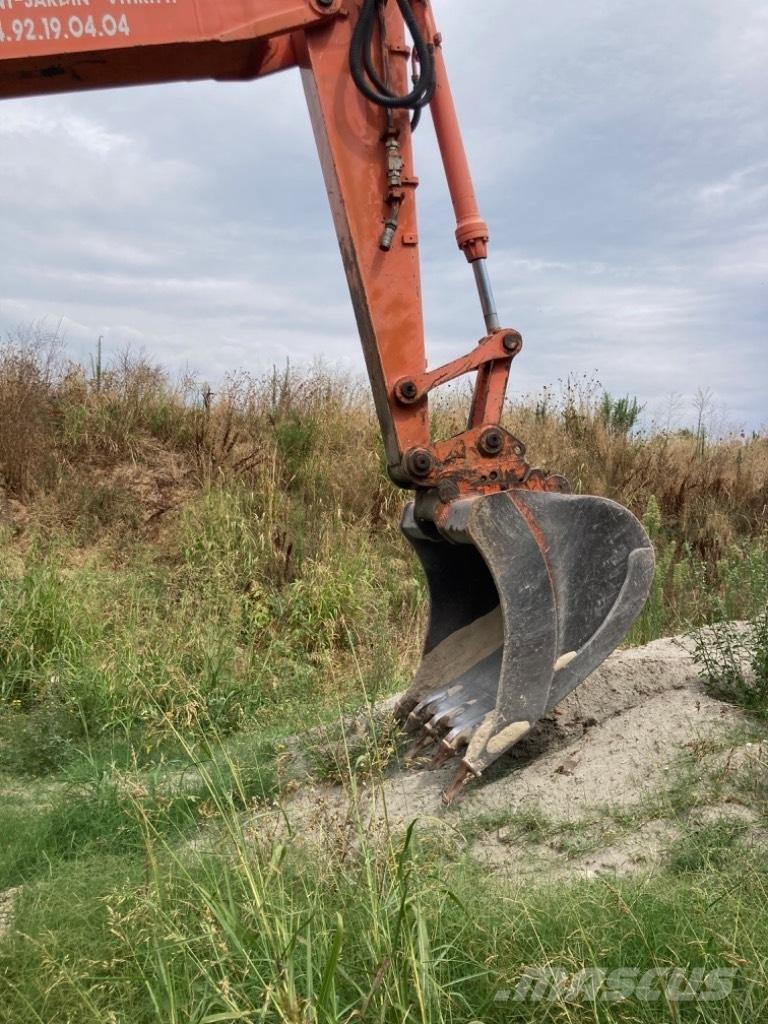 Hitachi EX 135 W Gravemaskiner på hjul