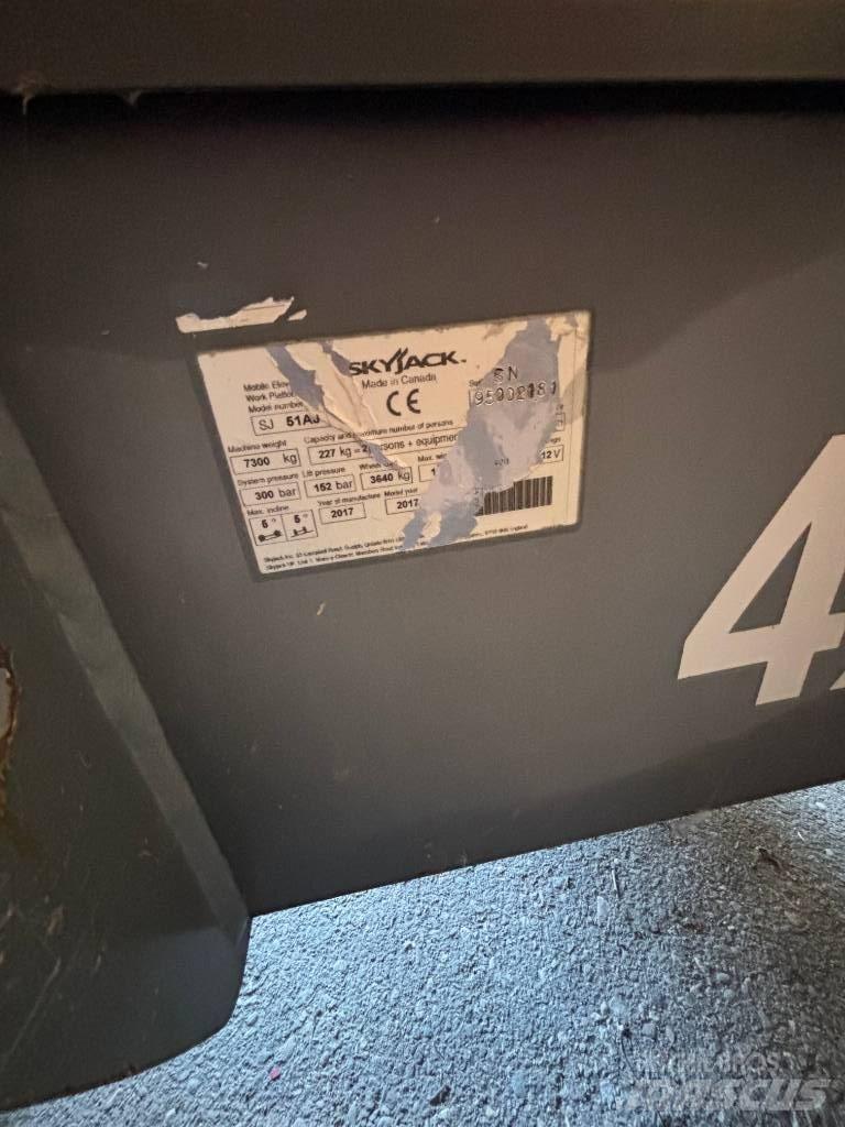 SkyJack SJ 51 AJ Bomlifte med knækarm