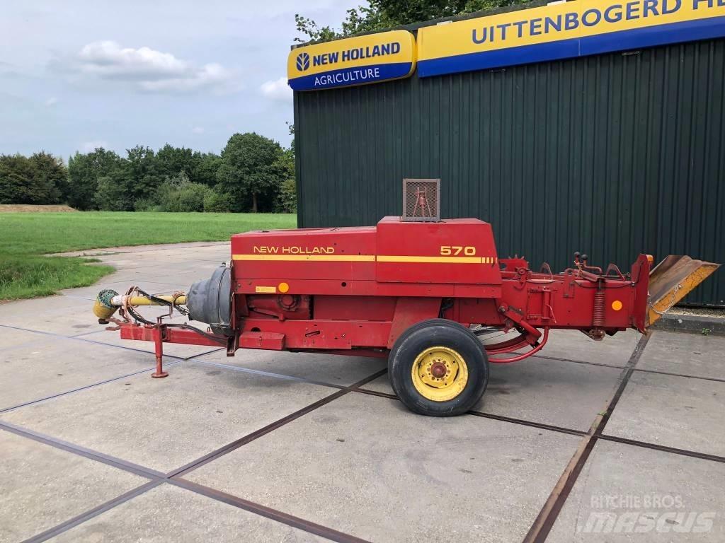 New Holland 570 Pressere til firkantede baller