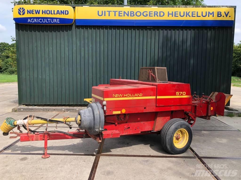 New Holland 570 Pressere til firkantede baller