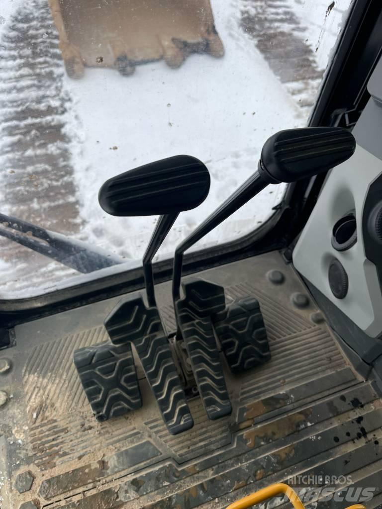 CAT 374-07B Gravemaskiner på larvebånd