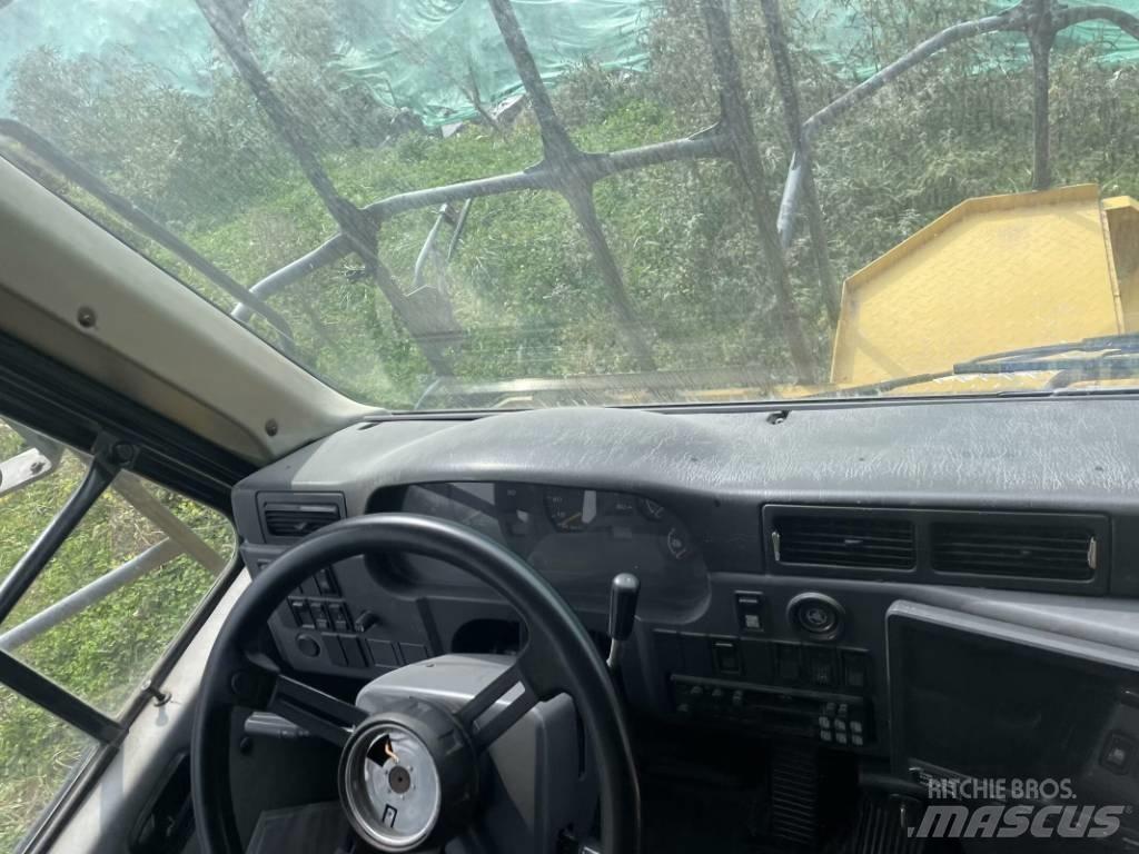Komatsu HD 605-7 Knækstyrede dumpere
