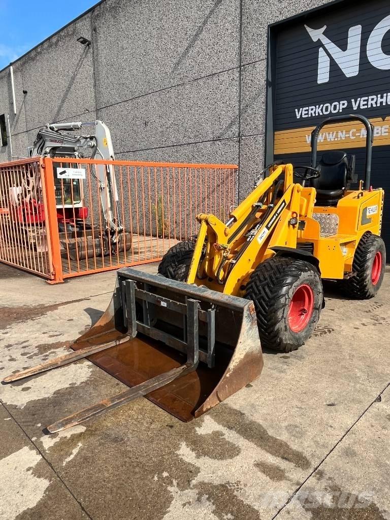 Knikmops KM 250 Læssemaskiner på hjul