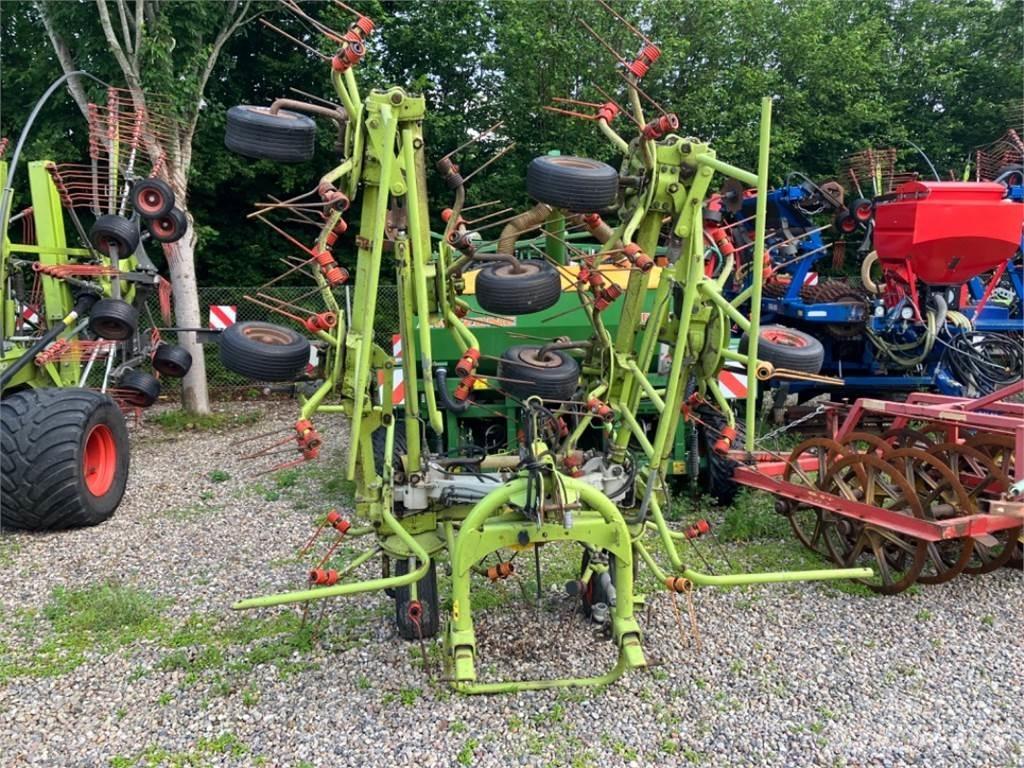 CLAAS VOLTO 870 River og høvendere