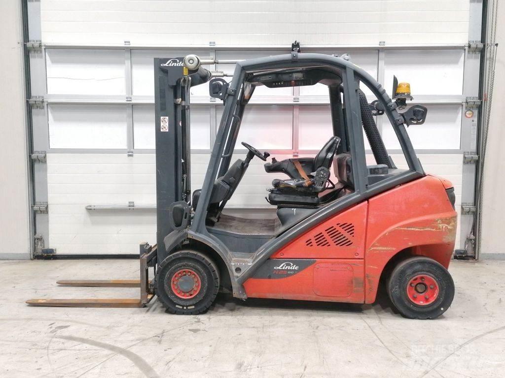 Linde H25D-02 Diesel gaffeltrucks