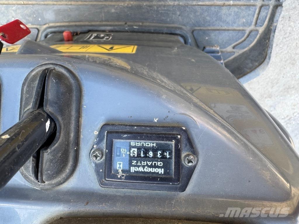 Yanmar SV08 (1C603) Minigravemaskiner