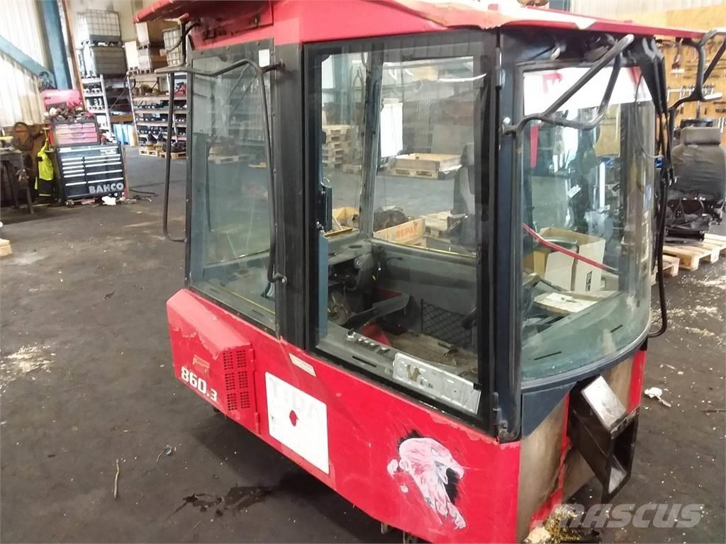 Valmet 860.3 Kabiner og interiør