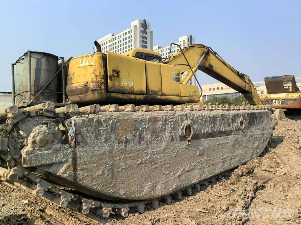 Komatsu PC 200-6 Amfibiegravemaskine