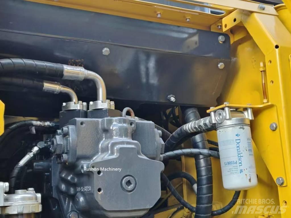 Komatsu PC 220-7 Gravemaskiner på larvebånd