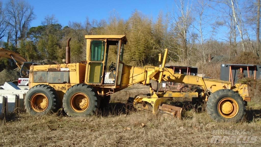 John Deere 672 A Vejhøvle / Gradere