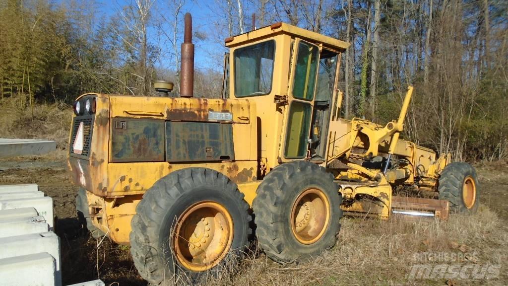 John Deere 672 A Vejhøvle / Gradere