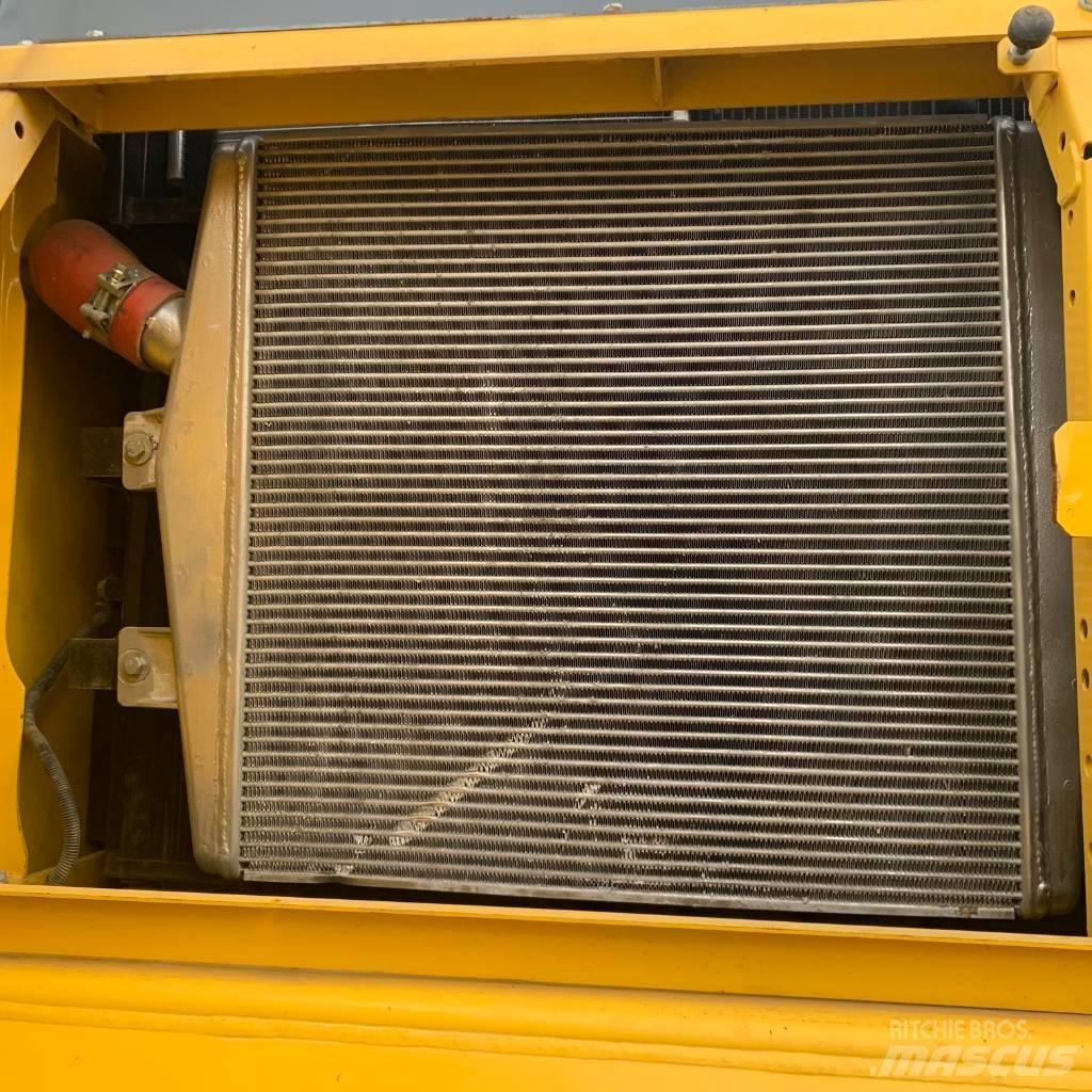 Komatsu PC450-8 Gravemaskiner på larvebånd