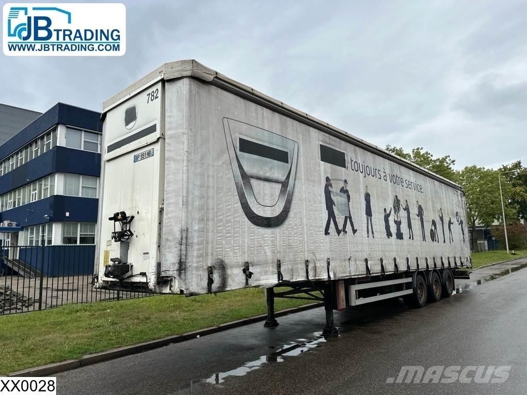 Fruehauf Tautliner Semi-trailer med Gardinsider