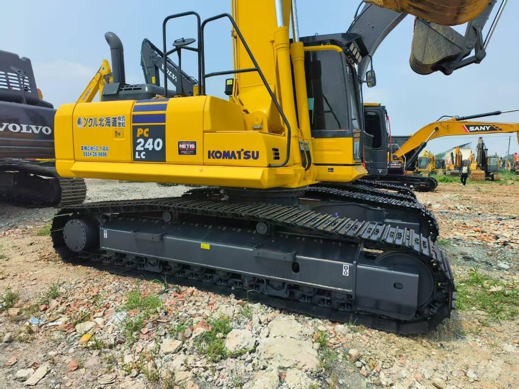 Komatsu PC 240-8 Gravemaskiner på larvebånd