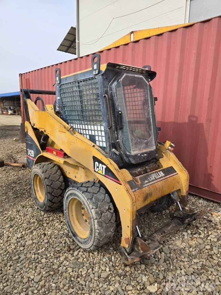 CAT 242 B Minilæsser - skridstyret