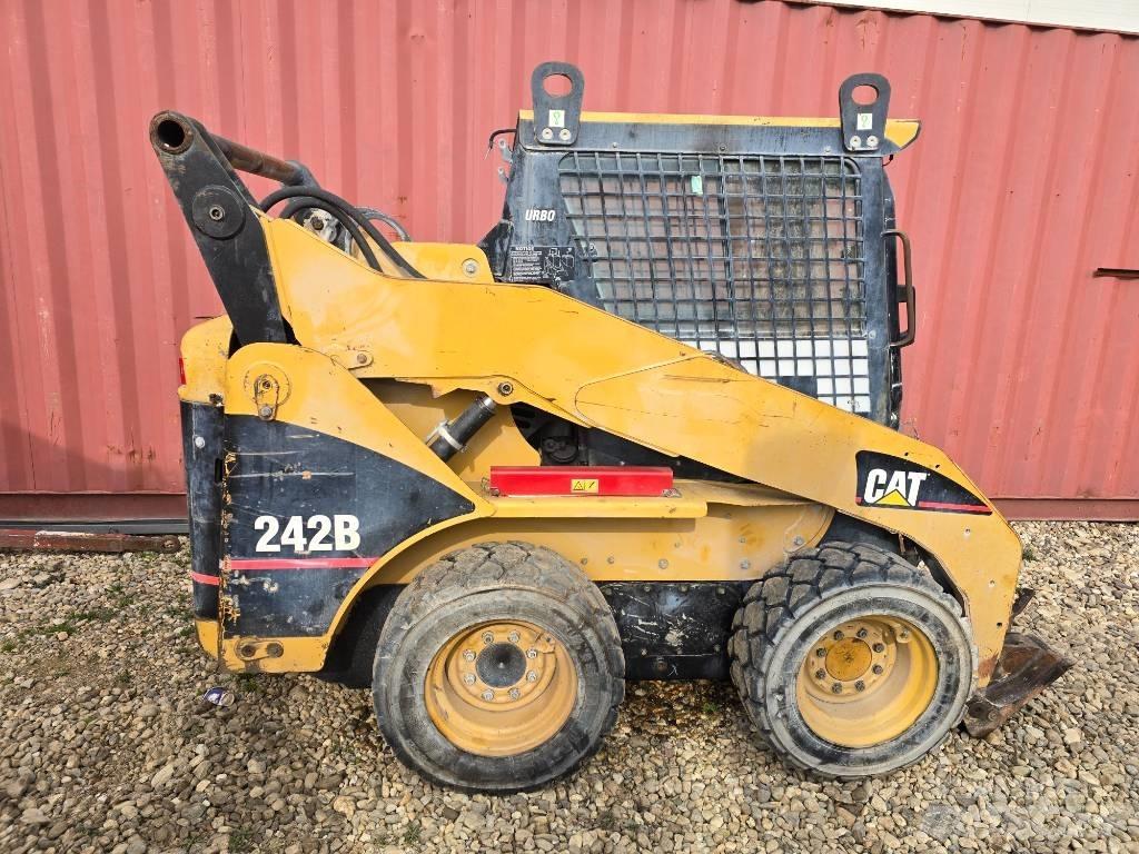CAT 242 B Minilæsser - skridstyret