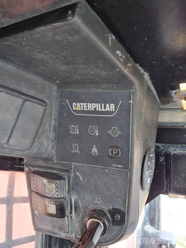 CAT 242 B Minilæsser - skridstyret