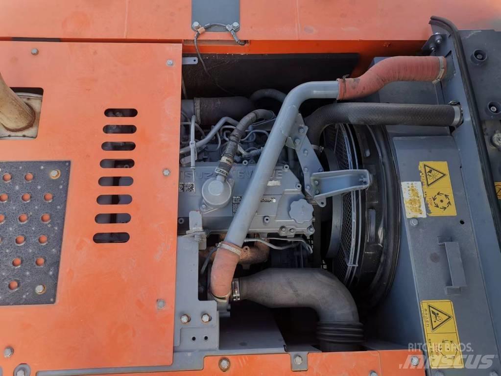 Hitachi ZX 240 Gravemaskiner på larvebånd