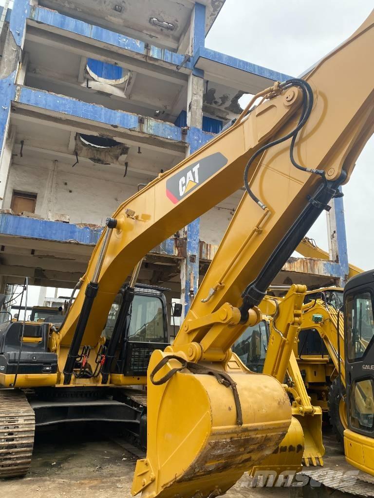 CAT 330 D Gravemaskiner på larvebånd