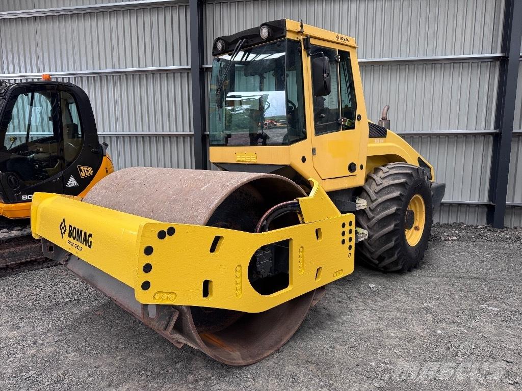 Bomag BW 213 D H-4 Enkelt tromle
